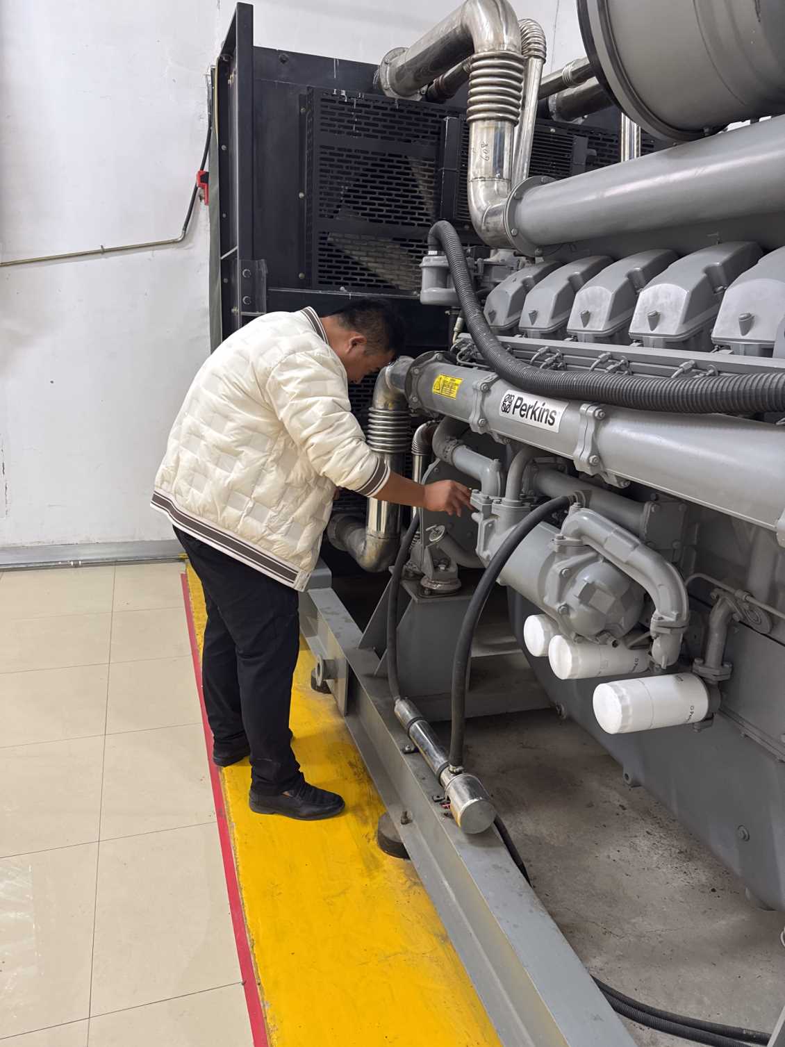 上柴柴油机发电机组维修：保障稳定供电